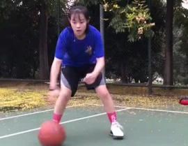 小姐姐运球背影,小姐姐球场风采独领风骚
